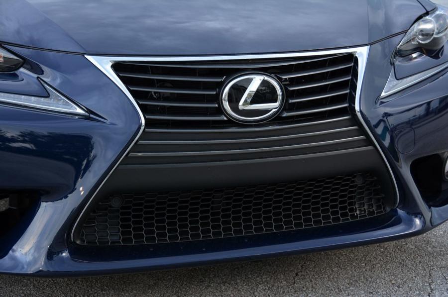  Lexus IS350 2014 года  (фото 41 из 42)